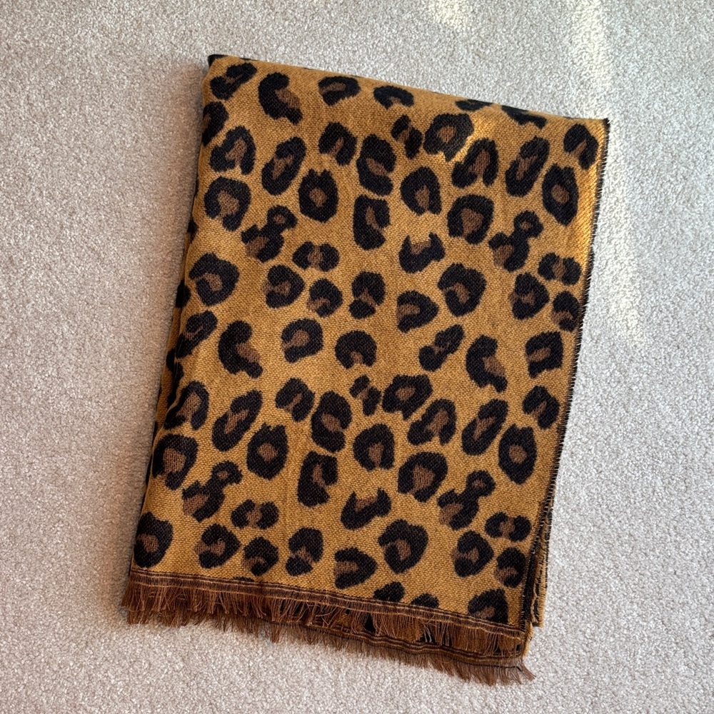 Double Sided Leopard Print Scarf